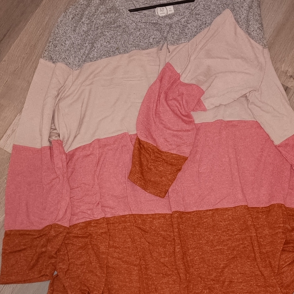 Maurices 24/7 Shirt - Picture 2 of 2